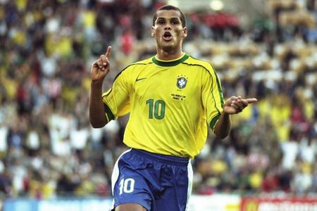 身体对抗更 身体对抗更