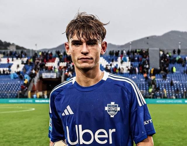 现得更加出 现得更加出