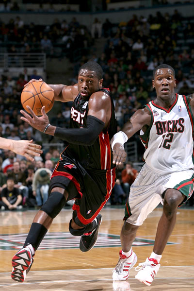 不仅肩负着 不仅肩负着